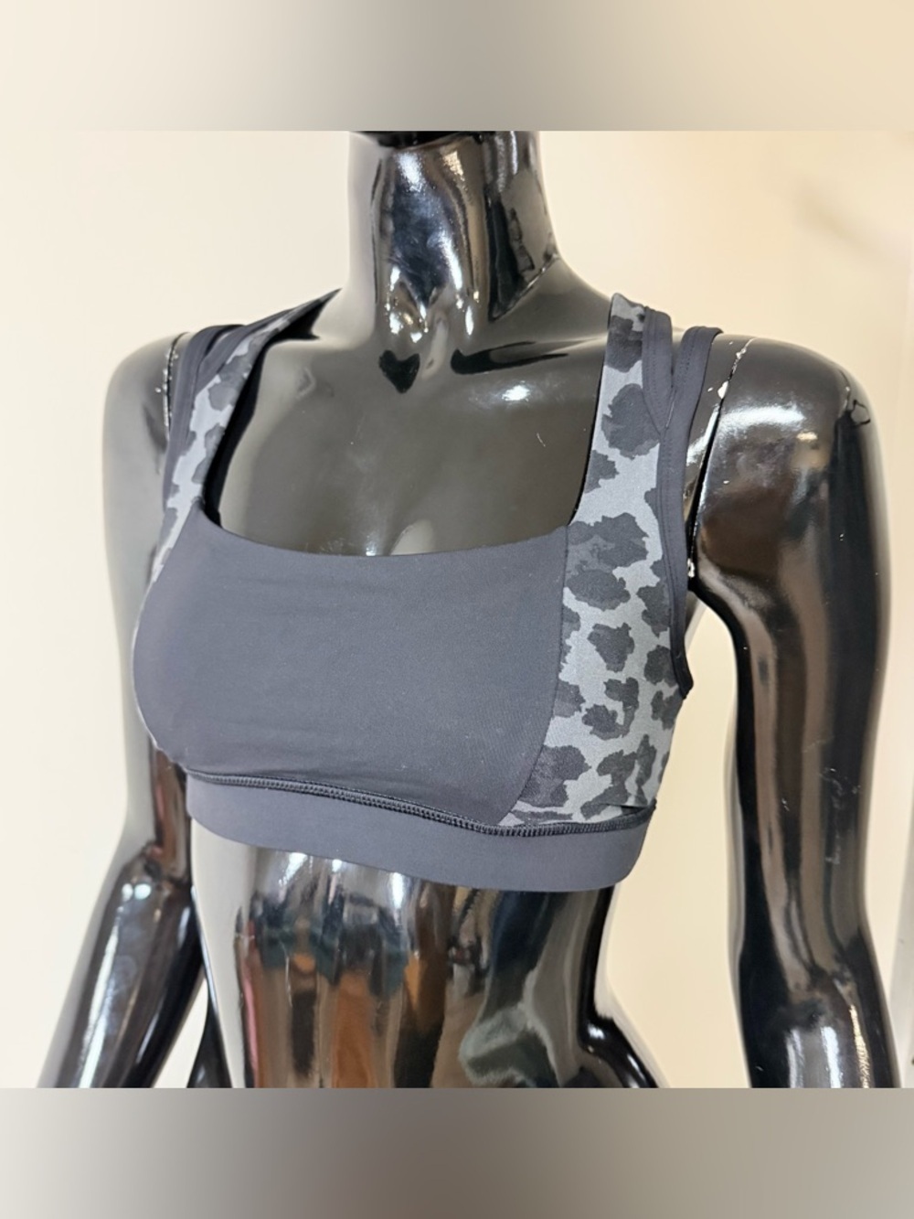 Lululemon Splendour Grey Black Cheetah Animal Print Strappy Back Sports Bra Sz 6